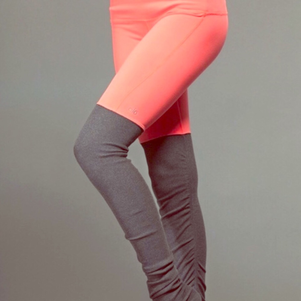 NWT Alo Yoga Goddess Leggings Size M